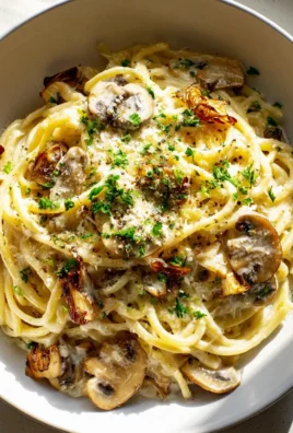 Karamellisierte Lauch-Muschroom-Gruyère-Pasta mit Knoblauchbutter